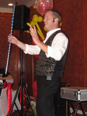 Everyone has fun and laughter with comedy magician in Dallas / Ft. Worth at corporate events and parties